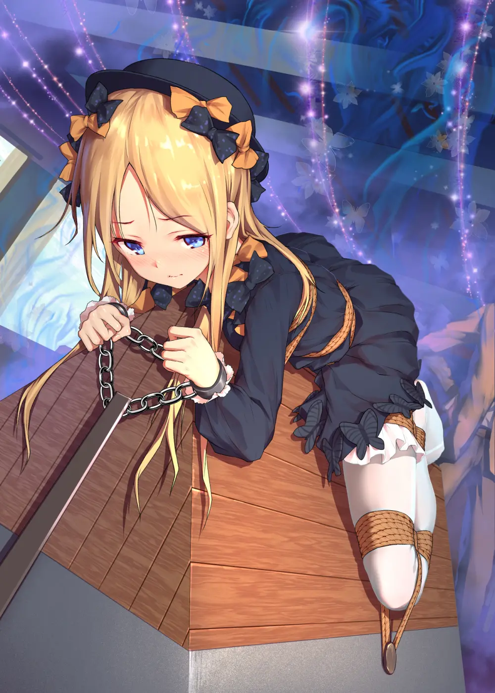 Fate/GrandOrderのアビゲイル・ウィリアムズが拘束され、三角木馬に乗せられて緊縛された様子。タイツを履いている。